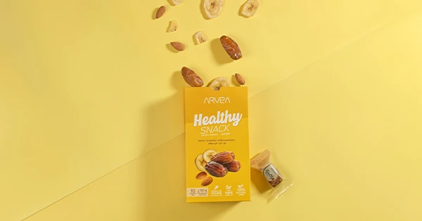 healthy snack (Dattes-Amandes -Bananes séchées)