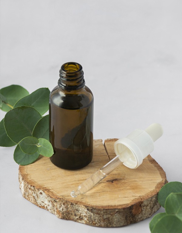 Cocktail of five (05) essential oils